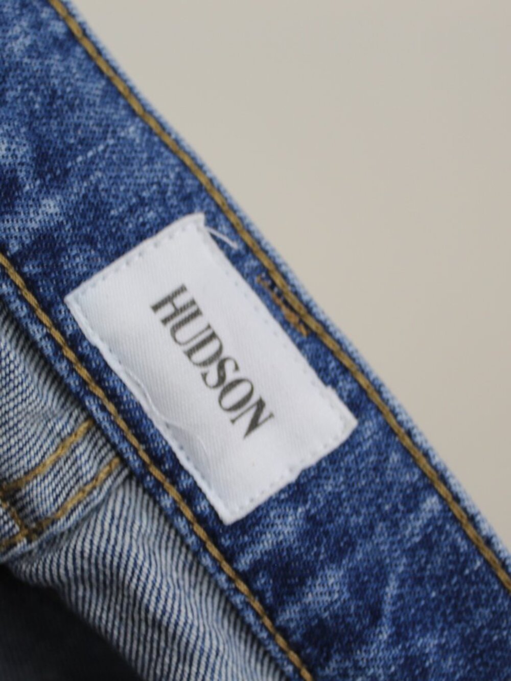 Hudson Gracie Denim Shorts 26 Mid Rise Raw Hem Cutoff Medium Wash Summer - Picture 10 of 12